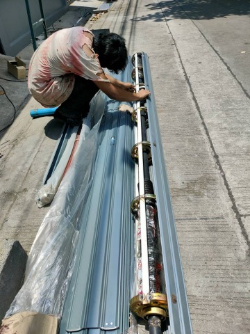 ติดตั้งประตูม้วนทุกชนิด