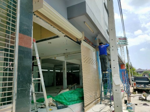 ติดตั้งประตูม้วนทุกชนิด