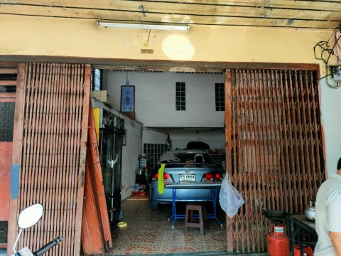 งานซ่อมประตูยืด เปลี่ยนลูกปืนล้อตลับลูกปืนประตูยืด ซ.วัดกก 