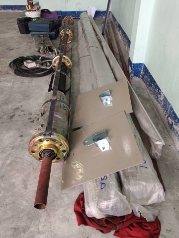 รับื้อประตูยืดเก่าออกติดตั้งประตูม้วนใหม่