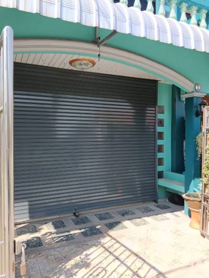 ช่างประตูม้วน